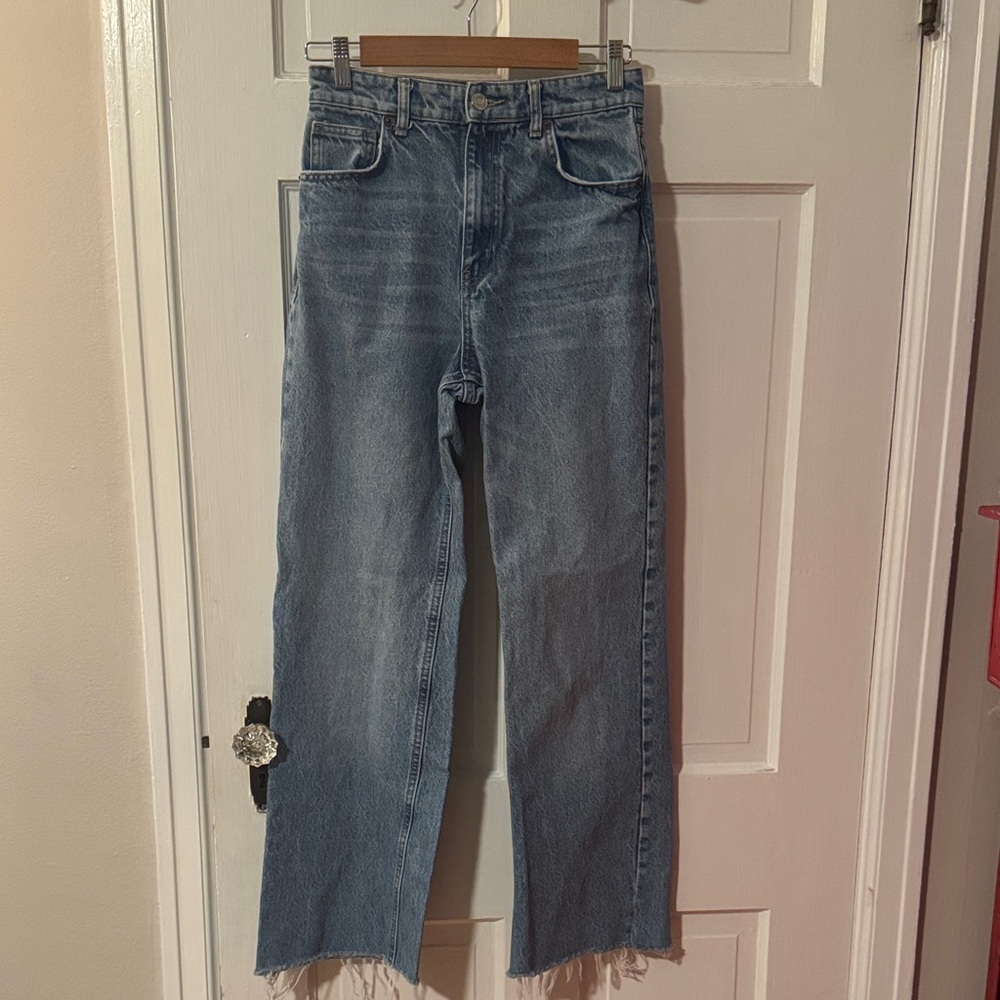Zara Light Wash Wide Leg Raw Hem Jeans Size 4